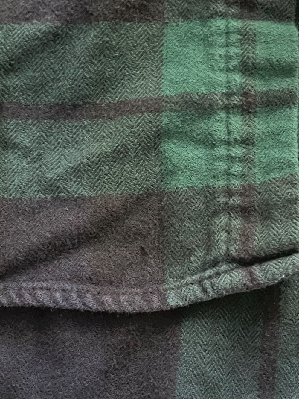 J.Crew Flannel Shirt Men’s L Slim Fit Green Black Buffalo Plaid Cotton Button Up - Picture 2 of 10